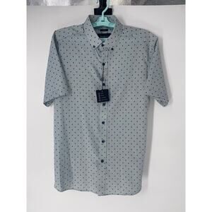 NWT Awearness Kenneth Cole Short Sleeve Button up shirt. Size Medium